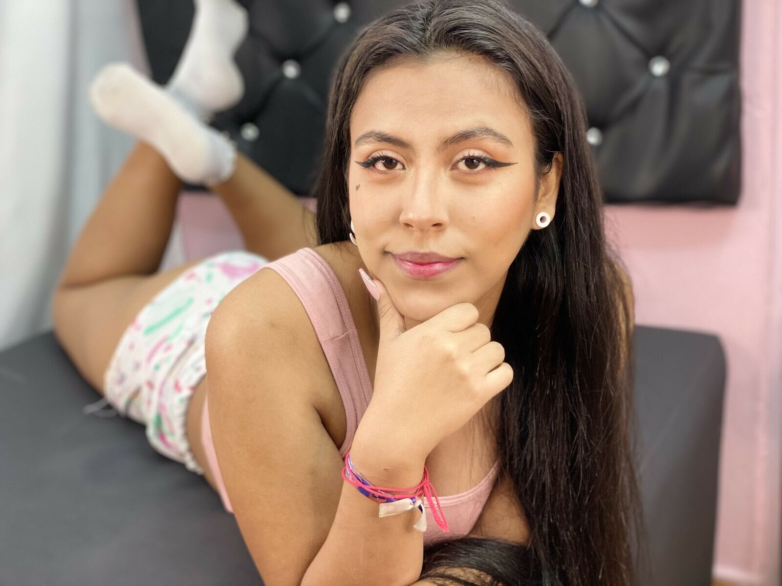 Free Live Sex Chat With SofyyHazel