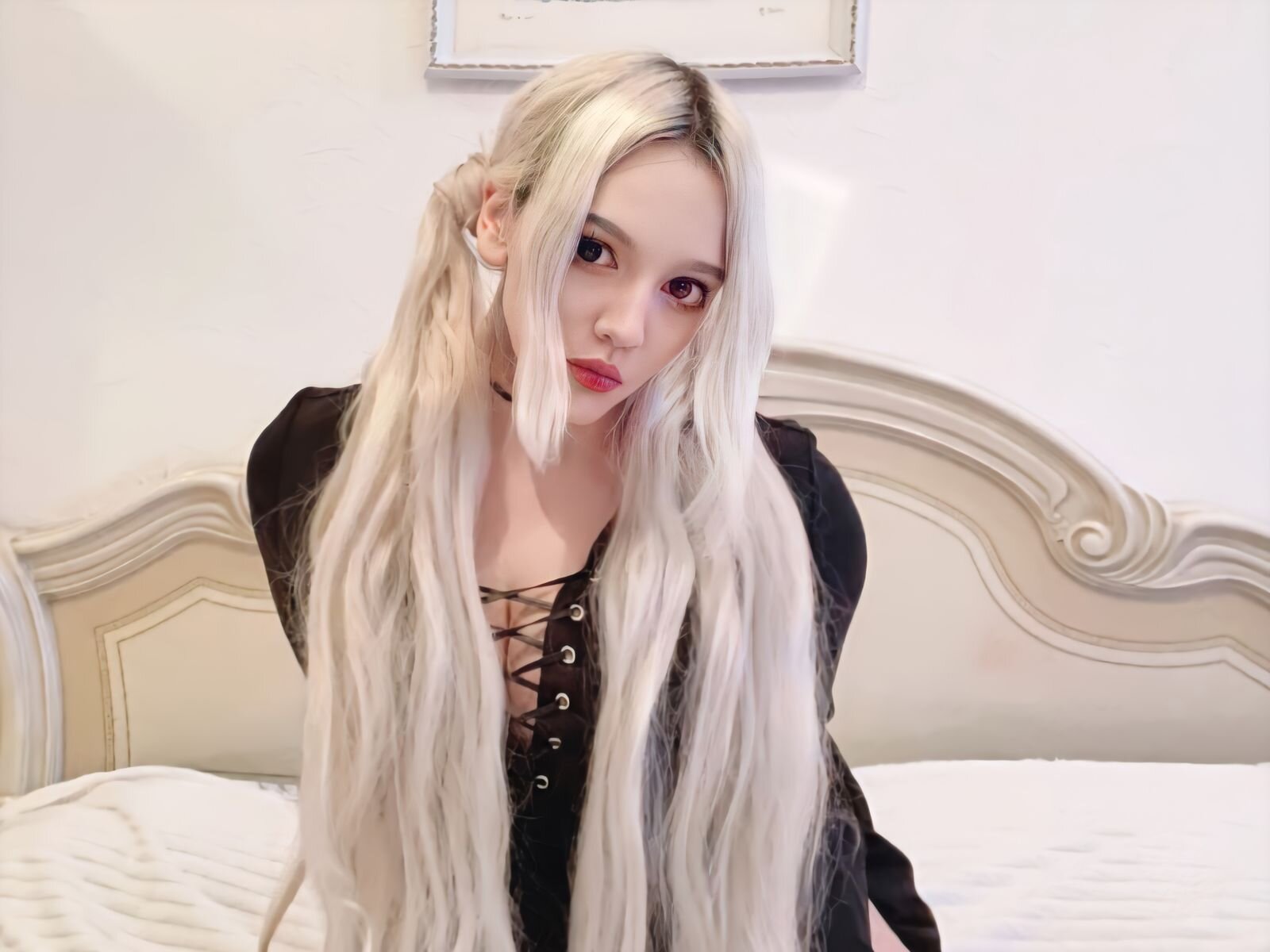 Free Live Sex Chat With TessaMils