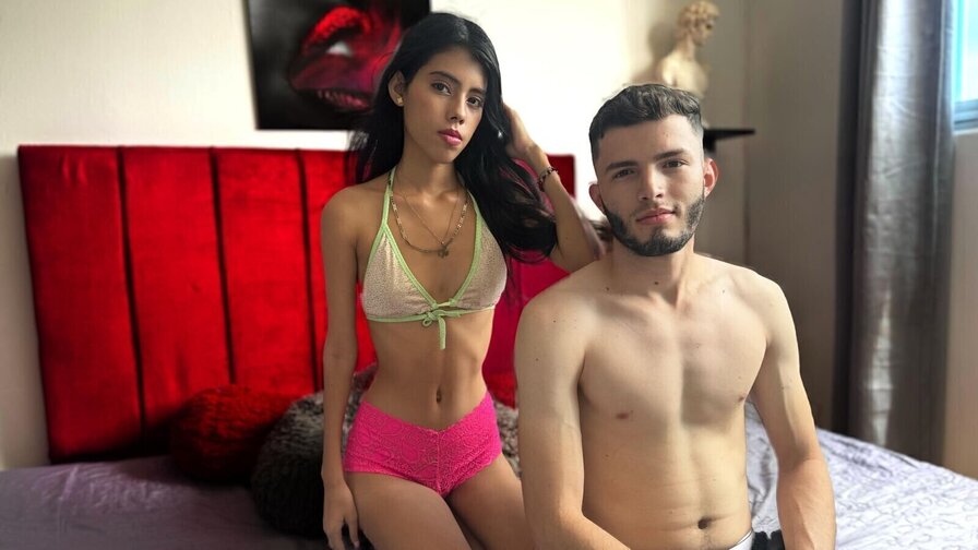 Free Live Sex Chat With ThomasAndVanesa