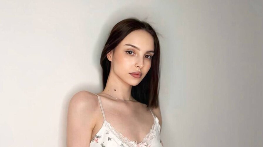 Free Live Sex Chat With VireyaVell