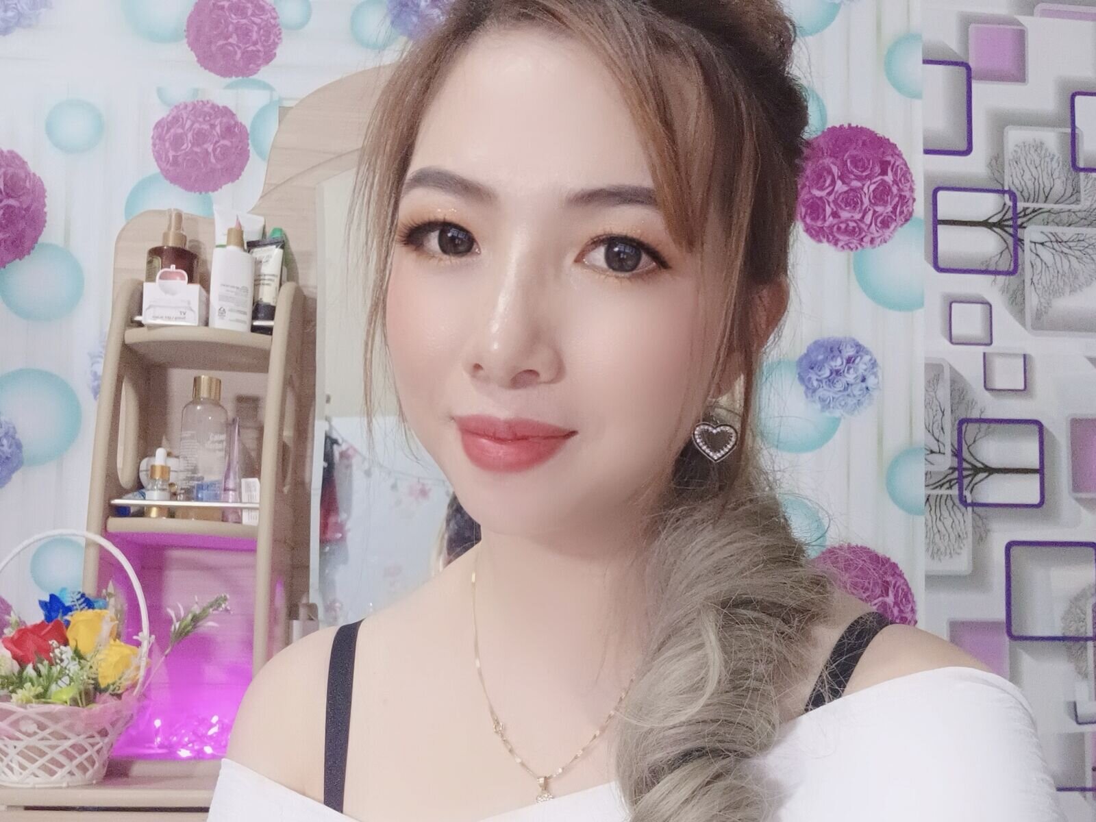 Free Live Sex Chat With ZoeyShin